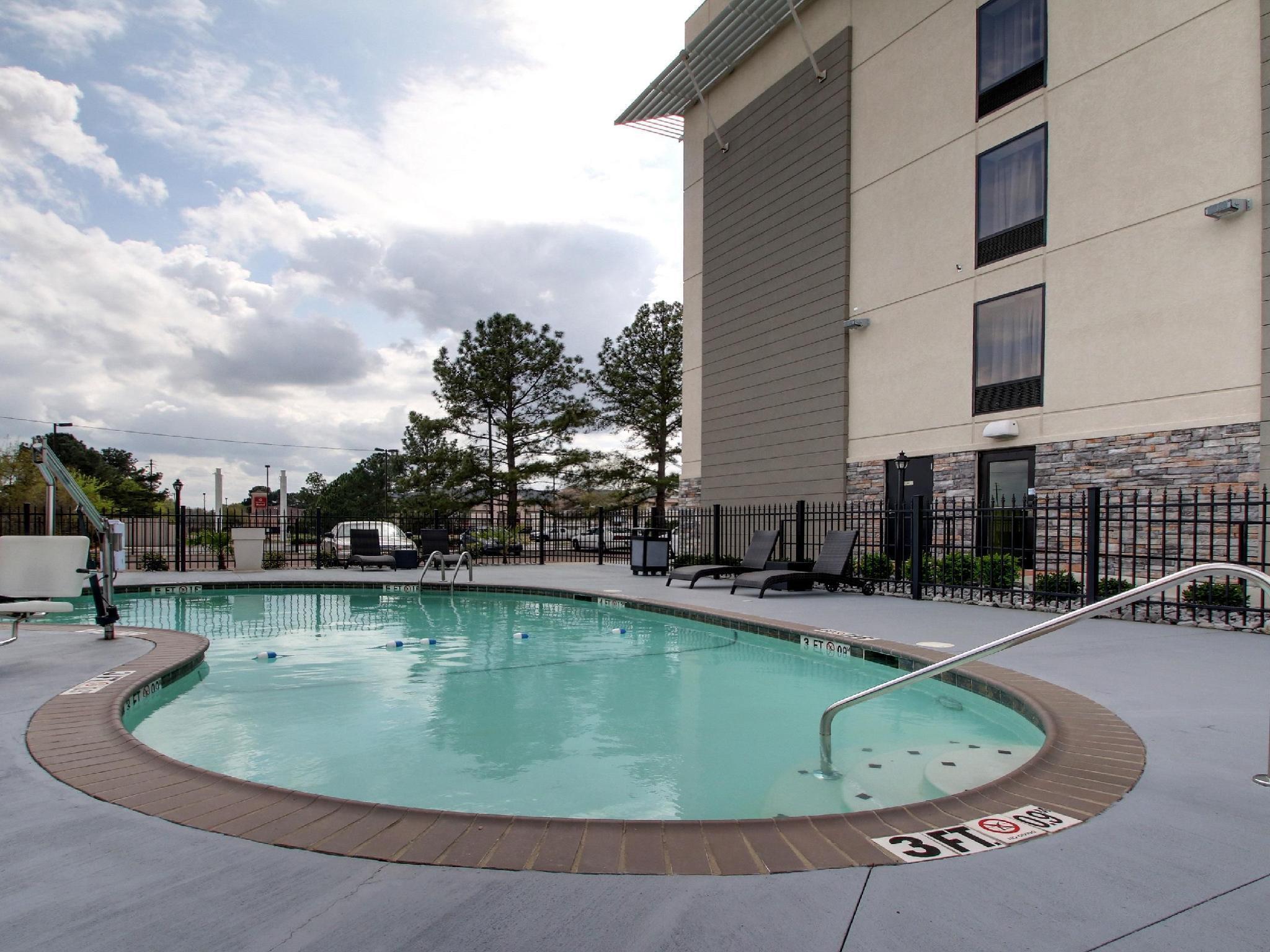 Holiday Inn Express & Suites Jackson Downtown - Coliseum By Ihg Dış mekan fotoğraf